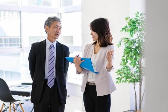 来客対応の基本は4ステップ！来客別マニュアルで流れをマスターしよう