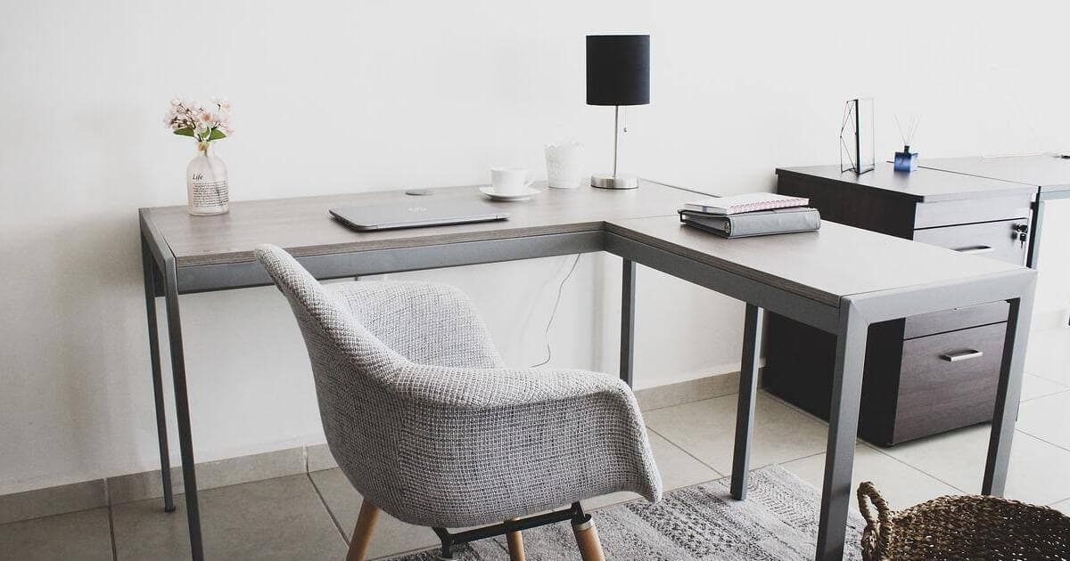 在宅勤務とは？メリット・デメリットや問題点、導入までのステップを解説