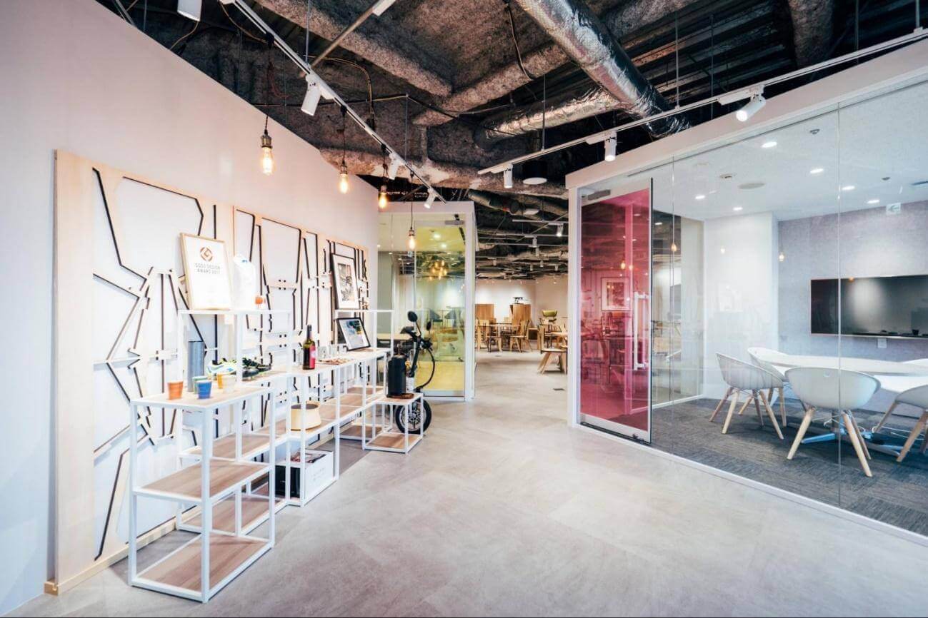 オフィスエントランス_事例_株式会社マクアケ